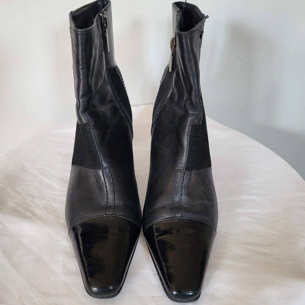 Blondo Chunky Heel Leather Suede Mix Side Zip Heeled Booties Black Size…